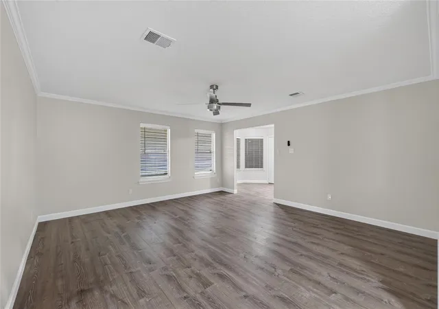 3rd image of 3413 Owens Dr, Dickinson, TX 77539 | MLS# 35300945