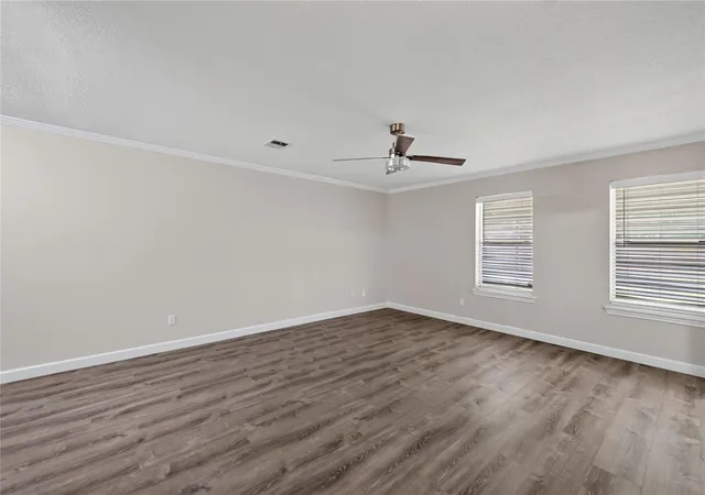 5th image of 3413 Owens Dr, Dickinson, TX 77539 | MLS# 35300945