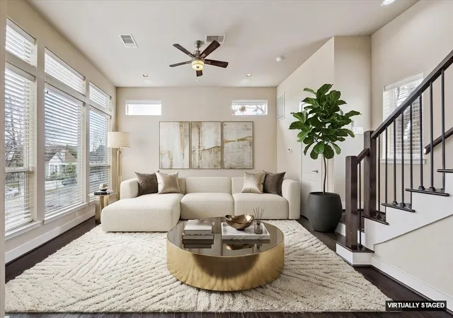 Photo 3 of Single family home for sale at 1427 Wagner St, Houston, TX 77007 | MLS# 24327727 | Listing updated on 2026-09-17