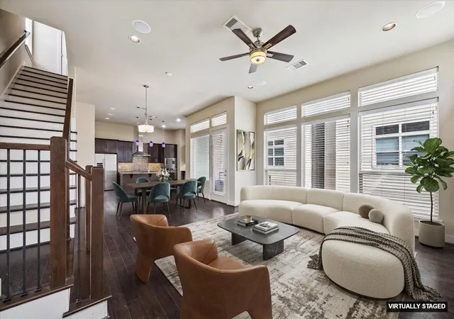 Photo 4 of Single family home for sale at 1427 Wagner St, Houston, TX 77007 | MLS# 24327727 | Listing updated on 2026-09-17