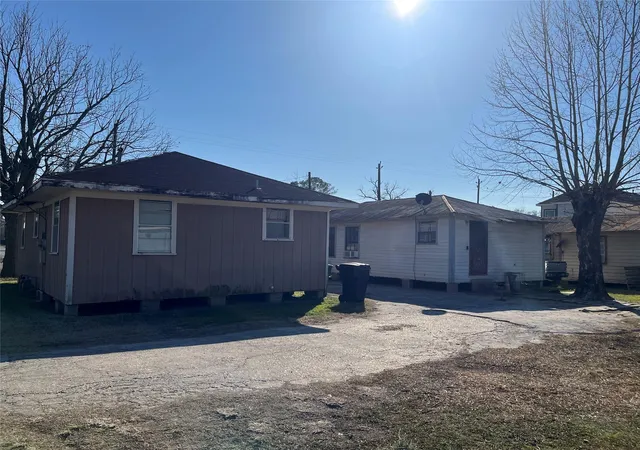 2nd image of 1002 Wilburforce St, Houston, TX 77091 | MLS# 34335019