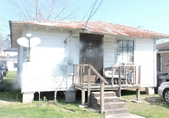 3rd image of 1002 Wilburforce St, Houston, TX 77091 | MLS# 34335019