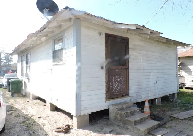 4th image of 1002 Wilburforce St, Houston, TX 77091 | MLS# 34335019