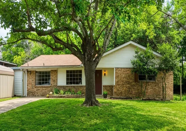Homes for sale in Montague, TX | 408 E Cheek St, Montague, TX 76265 | MLS# 80619415
