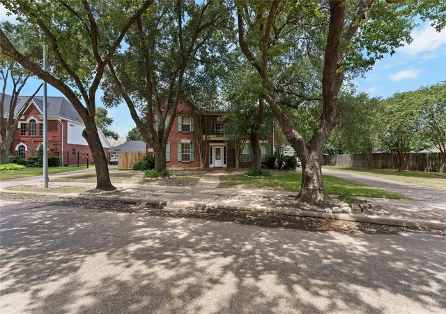 Photo 1 of Single family home for sale at 5819 Eldridge Glen Dr, Houston, TX 77041 | MLS# 96635215 | Listing updated on 2026-09-11