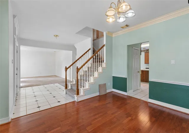 Photo 3 of Single family home for sale at 5819 Eldridge Glen Dr, Houston, TX 77041 | MLS# 96635215 | Listing updated on 2026-09-11