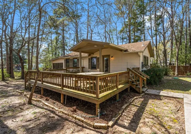 1st image of 812 Lake Livingston Blvd, Livingston, TX 77351 | MLS# 44651085