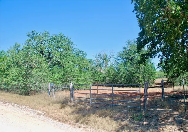 Photo 3 of Land for sale at Tbd Cr 426, Waelder, TX 78959 | MLS# 59493197 | Listing updated on 2026-08-08