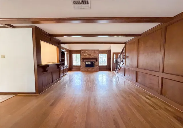 Photo 3 of Sale Pending at 5615 Spanish Oak Dr, Houston, TX 77066 | MLS# 25169050 | Listing updated on 2026-09-17