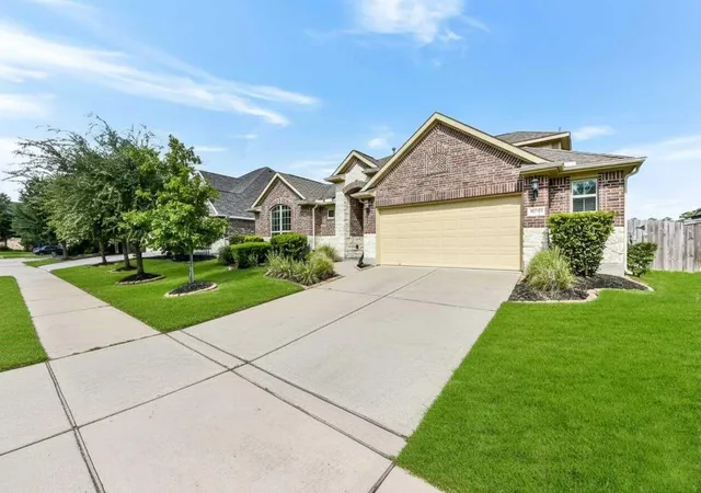 5th image of 16718 Lake Limestone Ln, Houston, TX 77044 | MLS# 72048265