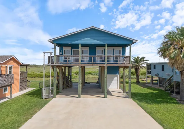 2nd image of 403 Beachfront Dr, Matagorda, TX 77457 | MLS# 26713696