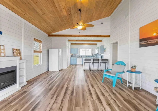 5th image of 403 Beachfront Dr, Matagorda, TX 77457 | MLS# 26713696