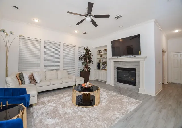 Photo 1 of Sale Pending at 13511 Brookbluff Ln, Houston, TX 77077 | MLS# 67100889 | Listing updated on 2026-09-14