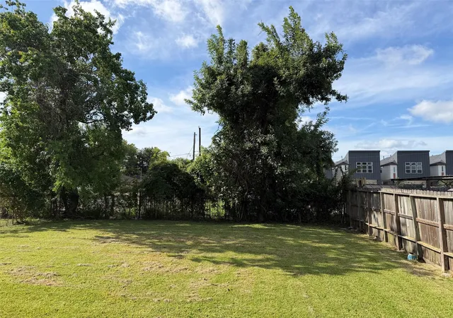 4th image of 4514 Providence St, Houston, TX 77020 | MLS# 914944