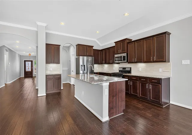 Photo 3 of Single family home for sale at 17911 Shadow Oak Dr, Cypress, TX 77429 | MLS# 81962478 | Listing updated on 2026-09-13