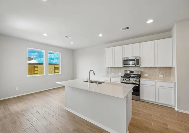Photo 4 of Single family home for sale at 399 Hickory Hills Dr, Pattison, TX 77423 | MLS# 63394281 | Listing updated on 2026-09-23