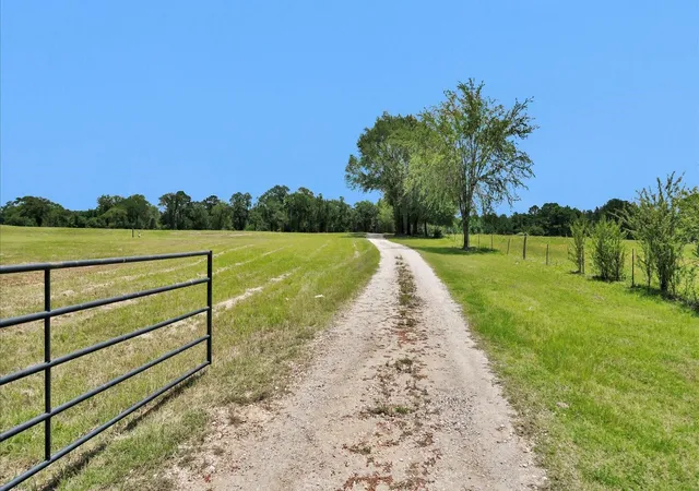 2nd image of 9445 Cr 415 E, Navasota, TX 77868 | MLS# 33288459