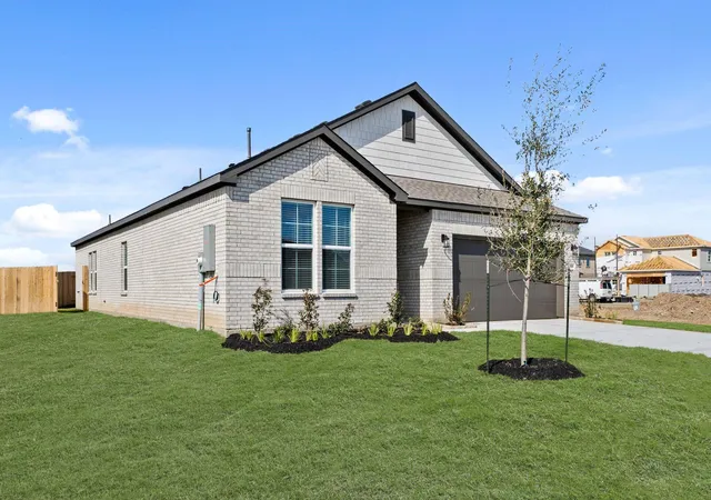 Photo 3 of Sale Pending at 8202 Coral Dr, Texas City, TX 77591 | MLS# 14609646 | Listing updated on 2026-09-21