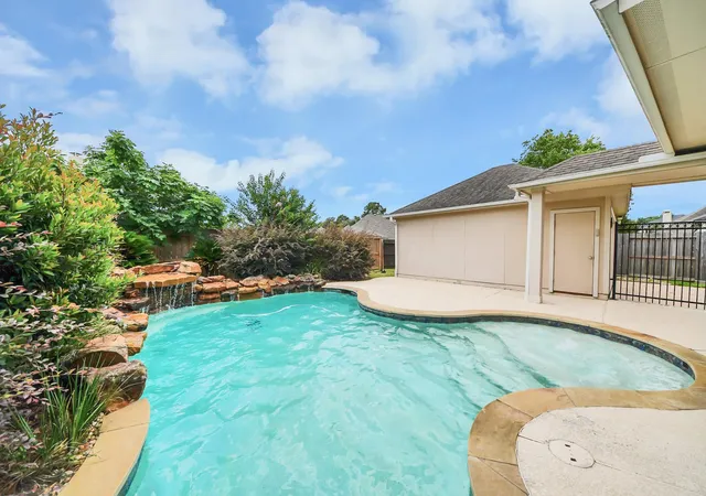 Photo 2 of Single family home for sale at 8855 Distant Woods Dr, Houston, TX 77095 | MLS# 80882763 | Listing updated on 2026-09-20