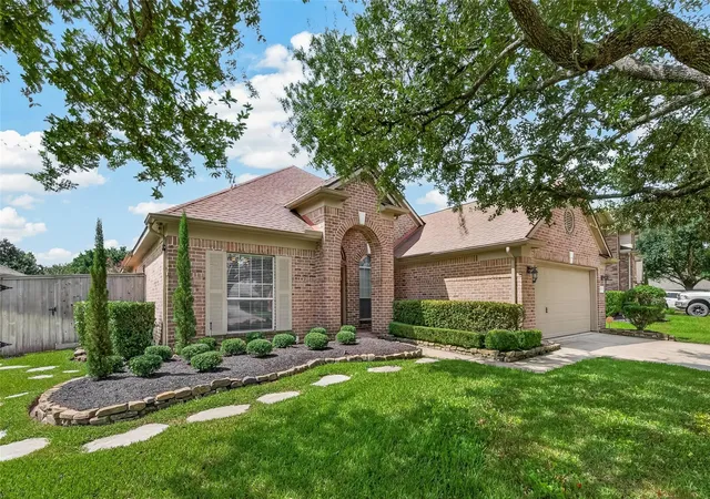 Photo 2 of Single family home for sale at 27203 Kendal Ridge Ln, Cypress, TX 77433 | MLS# 51347505 | Listing updated on 2026-09-20
