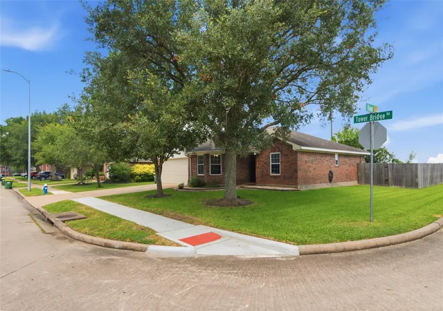 24th image of 2124 Tower Bridge Rd, Pearland, TX 77581 | MLS# 10585459