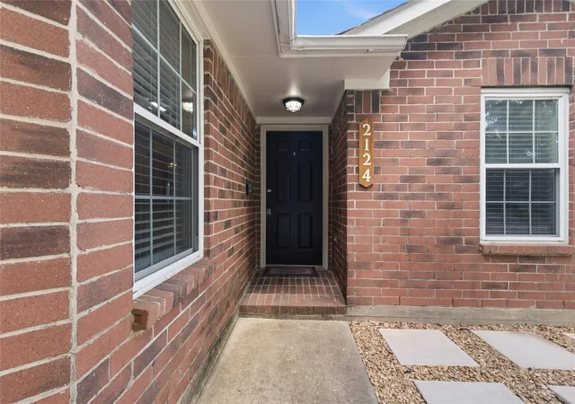2nd image of 2124 Tower Bridge Rd, Pearland, TX 77581 | MLS# 10585459