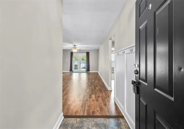 3rd image of 2124 Tower Bridge Rd, Pearland, TX 77581 | MLS# 10585459