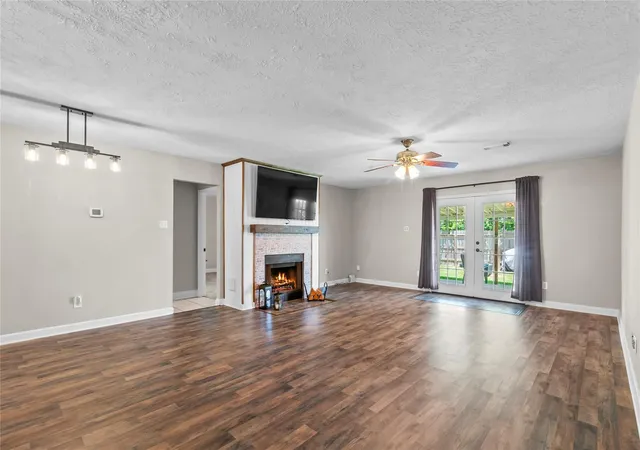 5th image of 2124 Tower Bridge Rd, Pearland, TX 77581 | MLS# 10585459