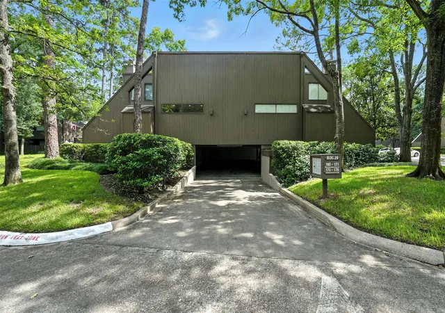 1st image of 171 Litchfield Ln, Houston, TX 77024 | MLS# 25193097