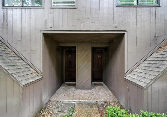 2nd image of 171 Litchfield Ln, Houston, TX 77024 | MLS# 25193097