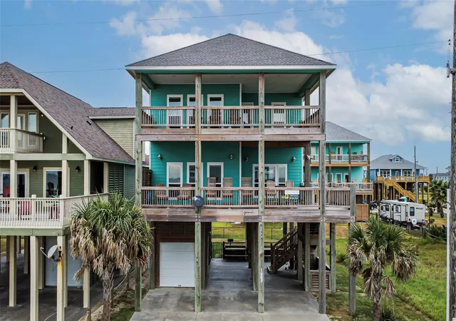 Homes for sale in Crystal Beach, TX | 1969 Avenue J, Crystal Beach, TX 77650 | MLS# 58451381