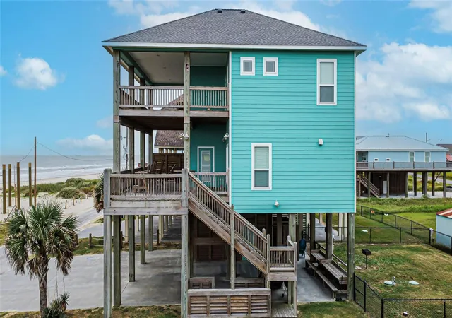 Homes for sale in Crystal Beach, TX | 1969 Avenue J, Crystal Beach, TX 77650 | MLS# 58451381