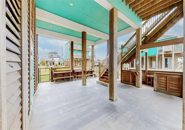 Homes for sale in Crystal Beach, TX | 1969 Avenue J, Crystal Beach, TX 77650 | MLS# 58451381