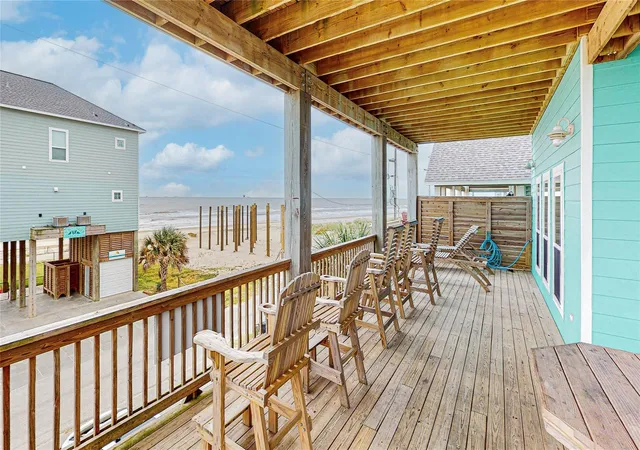 Homes for sale in Crystal Beach, TX | 1969 Avenue J, Crystal Beach, TX 77650 | MLS# 58451381