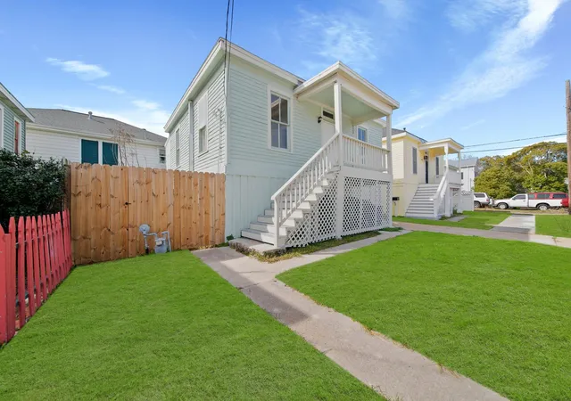 Photo 1 of Single family home for sale at 2015 36th Street, Galveston, TX 77550 | MLS# 87664042 | Listing updated on 2026-07-14