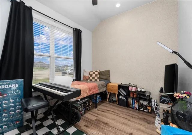 5th image of 3027 Wolfpack Loop, Bryan, TX 77808 | MLS# 33184003