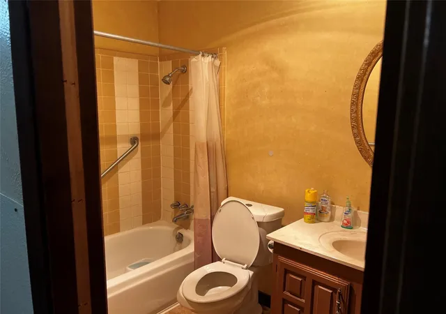 Photo 3 of Single family home for sale at 8110 Enchanted Forest Dr, Houston, TX 77088 | MLS# 7913874 | Listing updated on 2026-05-15
