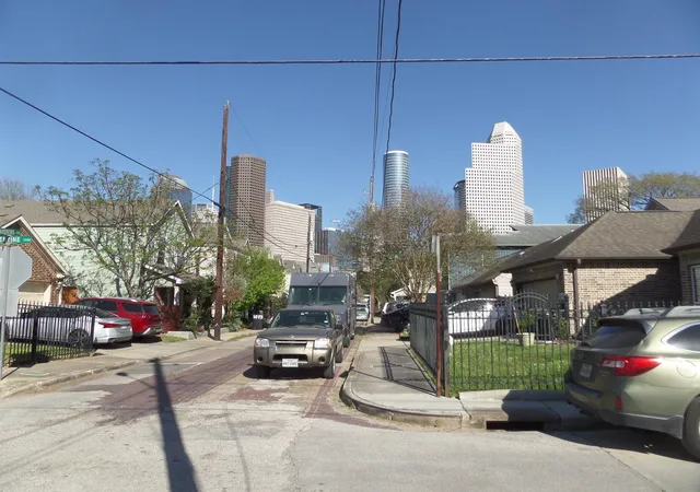 1st image of 1101 Andrews St, Houston, TX 77019 | MLS# 43800144