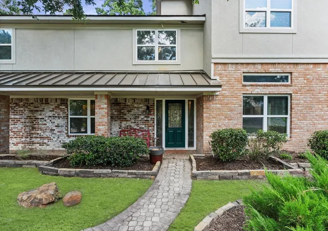 Photo 3 of Single family home for sale at 6027 Coral Ridge Rd, Houston, TX 77069 | MLS# 46624491 | Listing updated on 2026-08-08