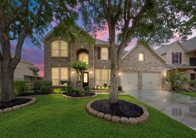 Homes for sale in Pearland, TX | 2711 Wild Lilac Dr, Pearland, TX 77584 | MLS# 38211949