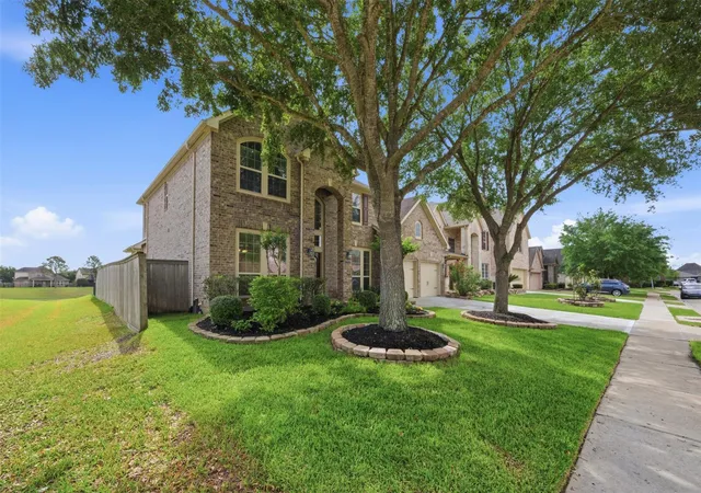 Homes for sale in Pearland, TX | 2711 Wild Lilac Dr, Pearland, TX 77584 | MLS# 38211949