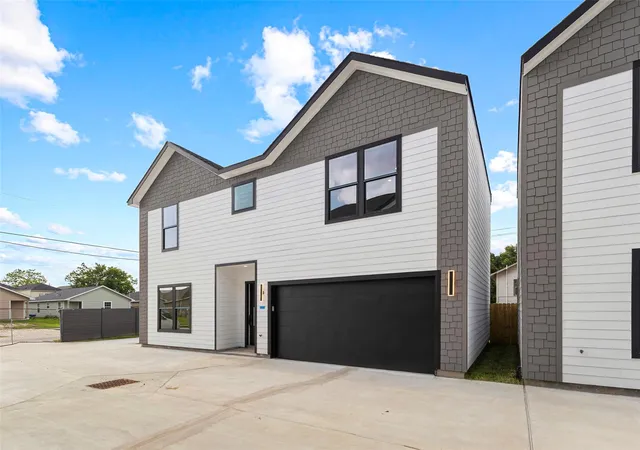 Photo 3 of Single family home for sale at 7548 Dyer St, Houston, TX 77088 | MLS# 48802787 | Listing updated on 2026-07-21