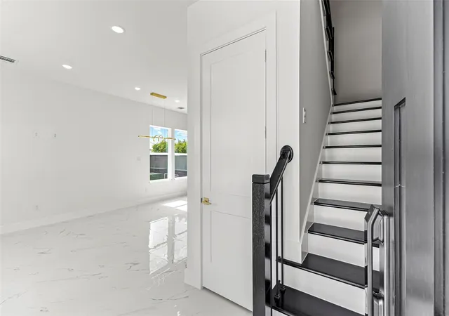 Photo 4 of Single family home for sale at 7548 Dyer St, Houston, TX 77088 | MLS# 48802787 | Listing updated on 2026-07-21