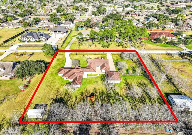 50th image of 304 Chester Dr, Friendswood, TX 77546 | MLS# 70112345