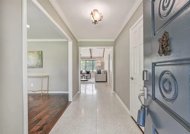 5th image of 304 Chester Dr, Friendswood, TX 77546 | MLS# 70112345