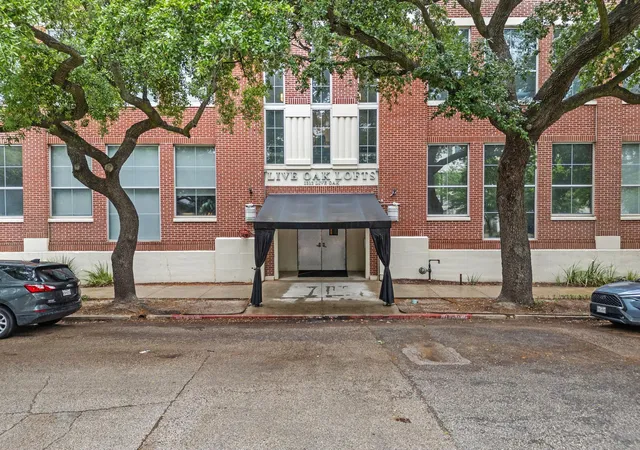 Photo 1 of Condo for sale at 1312 Live Oak St #109, Houston, TX 77003 | MLS# 24238850 | Listing updated on 2026-08-23