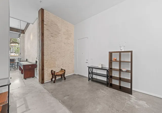 Photo 2 of Condo for sale at 1312 Live Oak St #109, Houston, TX 77003 | MLS# 24238850 | Listing updated on 2026-08-23