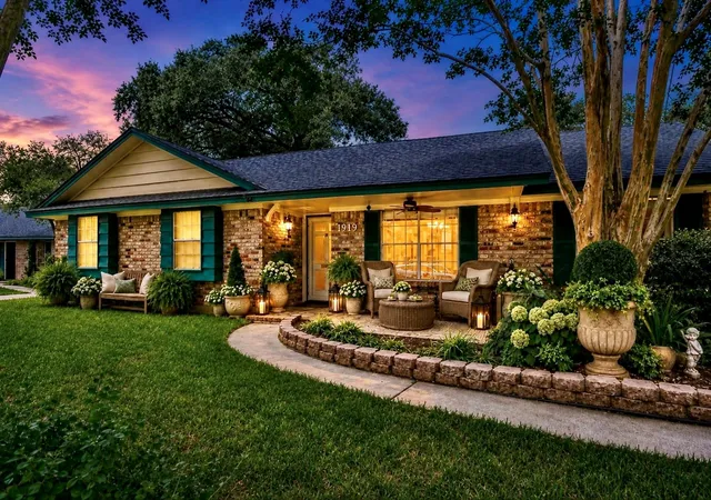 1st image of 1919 Stebbins Dr, Houston, TX 77043 | MLS# 66957343
