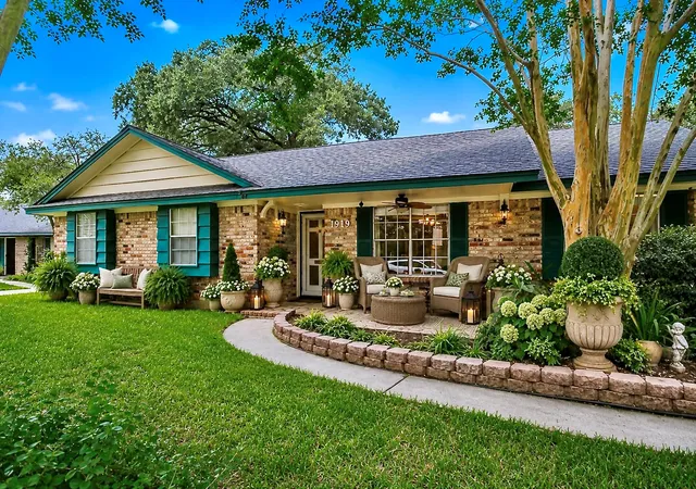22nd image of 1919 Stebbins Dr, Houston, TX 77043 | MLS# 66957343