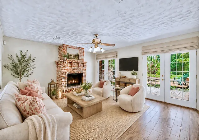3rd image of 1919 Stebbins Dr, Houston, TX 77043 | MLS# 66957343